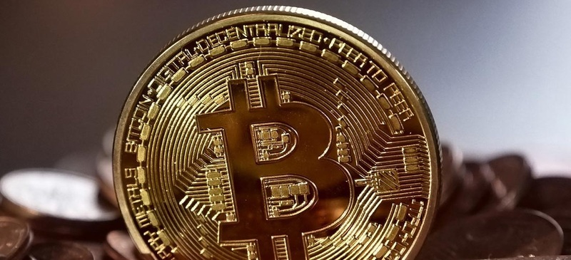 Žlutý kov vs. Bitcoin - Obrací se po krátkém “kryptoboomu” karta opět ve prospěch zlata?